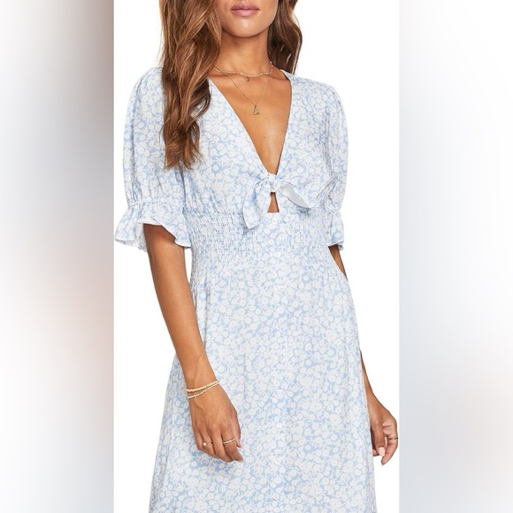 Lost + Wander Wander My Way Midi Dress S Blue White Floral Tie Front Smocked NWT - Picture 9 of 10